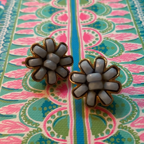 Vintage NWT Blue Beaded and Gold Flower Clip Earrings - Picture 5 of 5